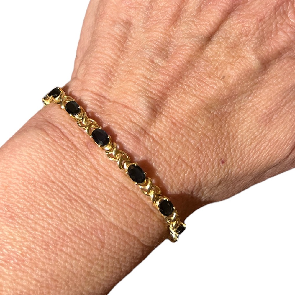 Sapphire 14k gold tennis bracelet 7.5”